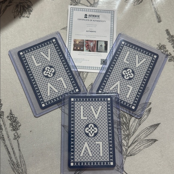 3pcs LV playing cards with COA - Picture 2 of 2